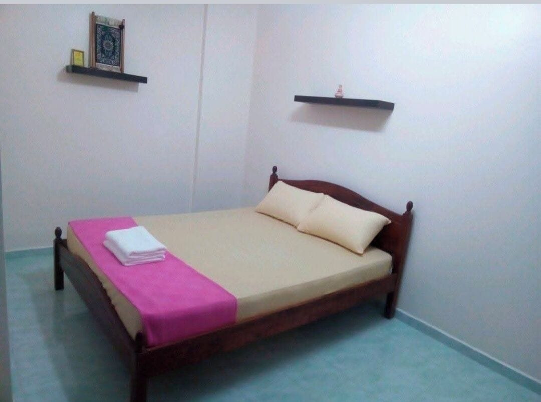 Condo executivo, 3 quartos | Camas com colchões pillow-top, individualmente mobiliados, escrivaninha