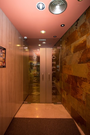 Entrada interior. Hotel Yerri