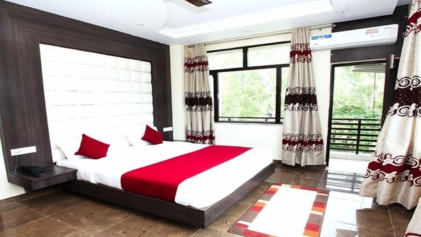 Interior - Hotel Trihari (Narendranagar)