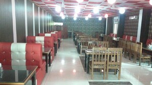 Restaurant - Hotel Trihari (Narendranagar)