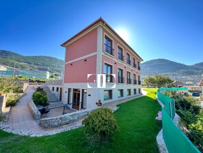 Exterior - Hotel A Raíña (Oia)