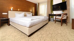 WiFi (free), bed sheets - Hotel Bayerisch Meran (Bad Feilnbach)