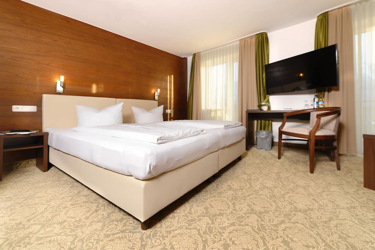 Free WiFi, bed sheets