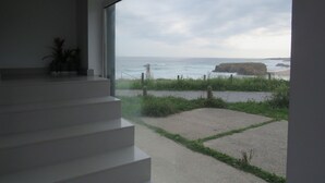 Unclassified image, 4 of 51, button - Refugio O Castro (Barreiros)
