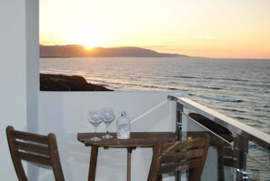 Deluxe Suite, Hot Tub, Sea View | Balcony - Refugio O Castro (Barreiros)