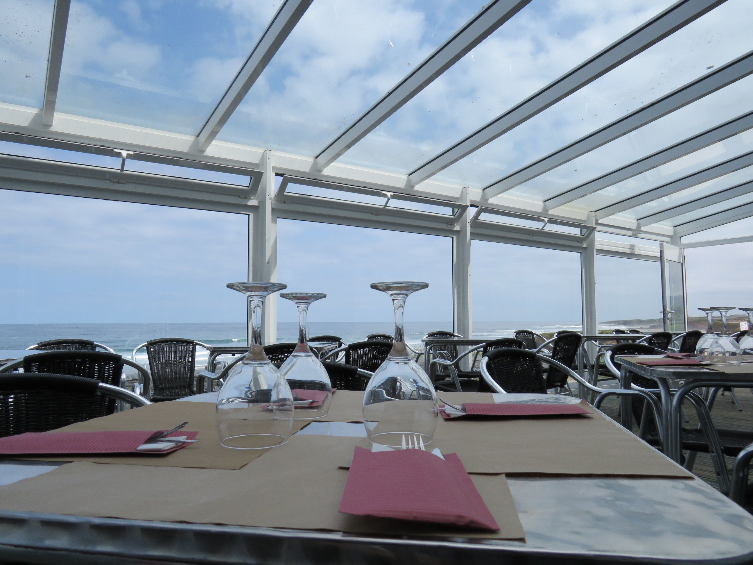 Se sirven desayunos, almuerzos, cenas y cocina local 