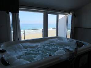 Deluxe Suite, Hot Tub, Sea View | Jetted tub - Refugio O Castro (Barreiros)