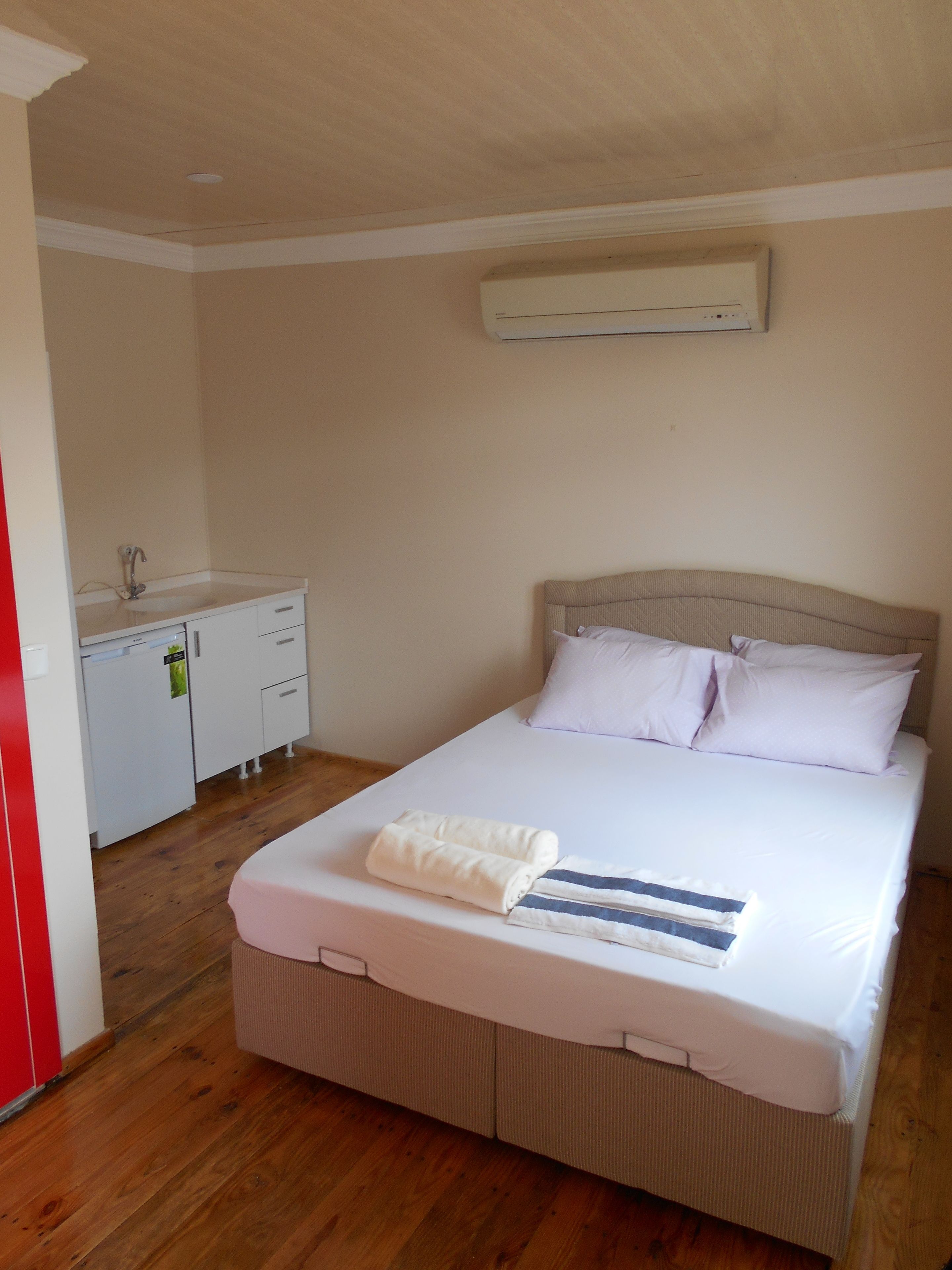 Bungalow | Iron/ironing board, free cribs/infant beds, free WiFi, bed sheets