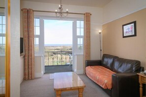 Executive Double Room, Balcony, Sea View | Desk, iron/ironing board, free WiFi, bed sheets