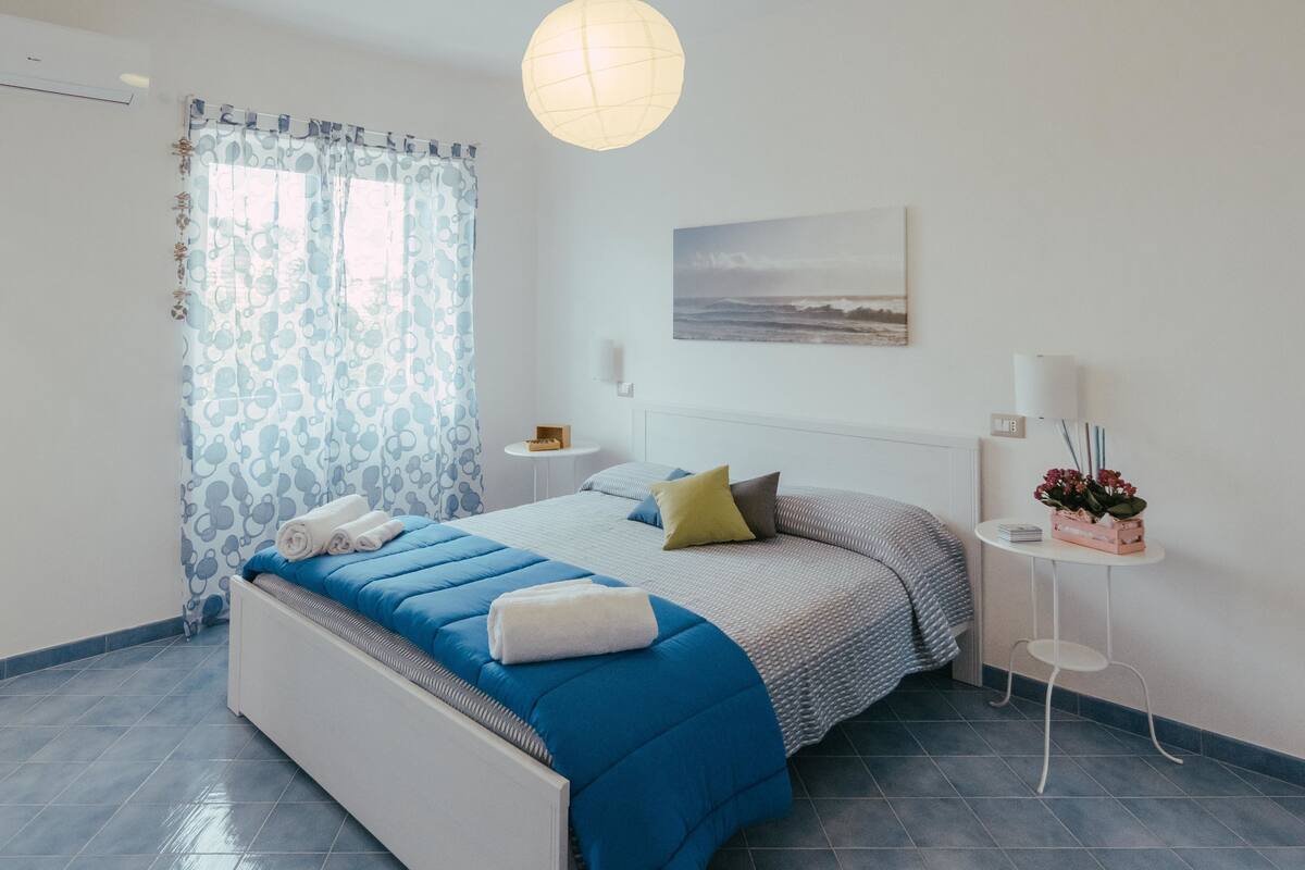 Soundproofing, free cots/infant beds, free WiFi, bed sheets