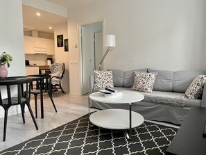 Superior Apartment, 1 Bedroom, Sauna, Courtyard View | Living area | Flat-screen TV - Kotimaailma Apartments Lahti (Lahti)