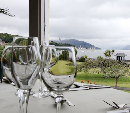 Desayuno a la carta diario (GBP 13.00 por persona). The Victoria Hotel