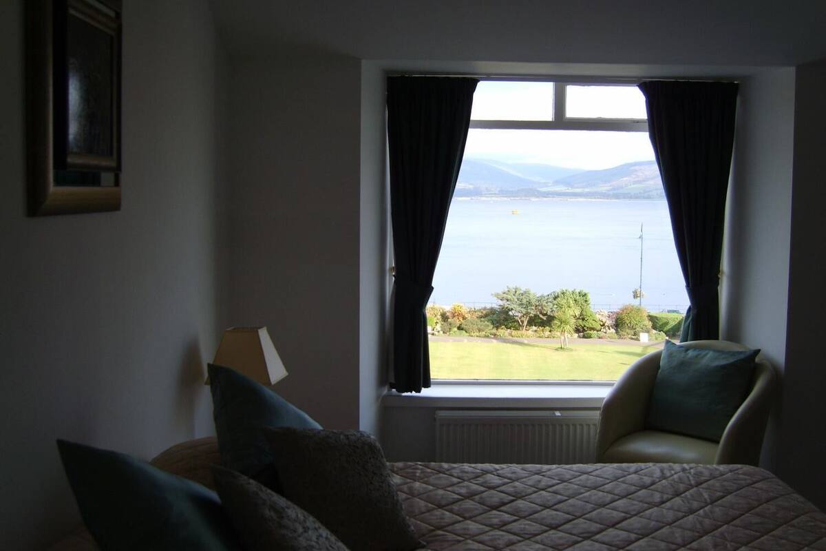 blackout curtains, iron/ironing board, free wifi, bed sheets