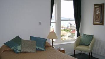 Chambre Double | Rideaux occultants, fer et planche Ă repasser, Wi-Fi gratuit