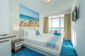 Standard Double Room, 1 King Bed, Sea View | Minibar, in-room safe, soundproofing, free WiFi
