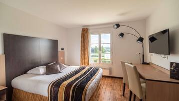 Standard Double Room | Desk, free WiFi, bed sheets