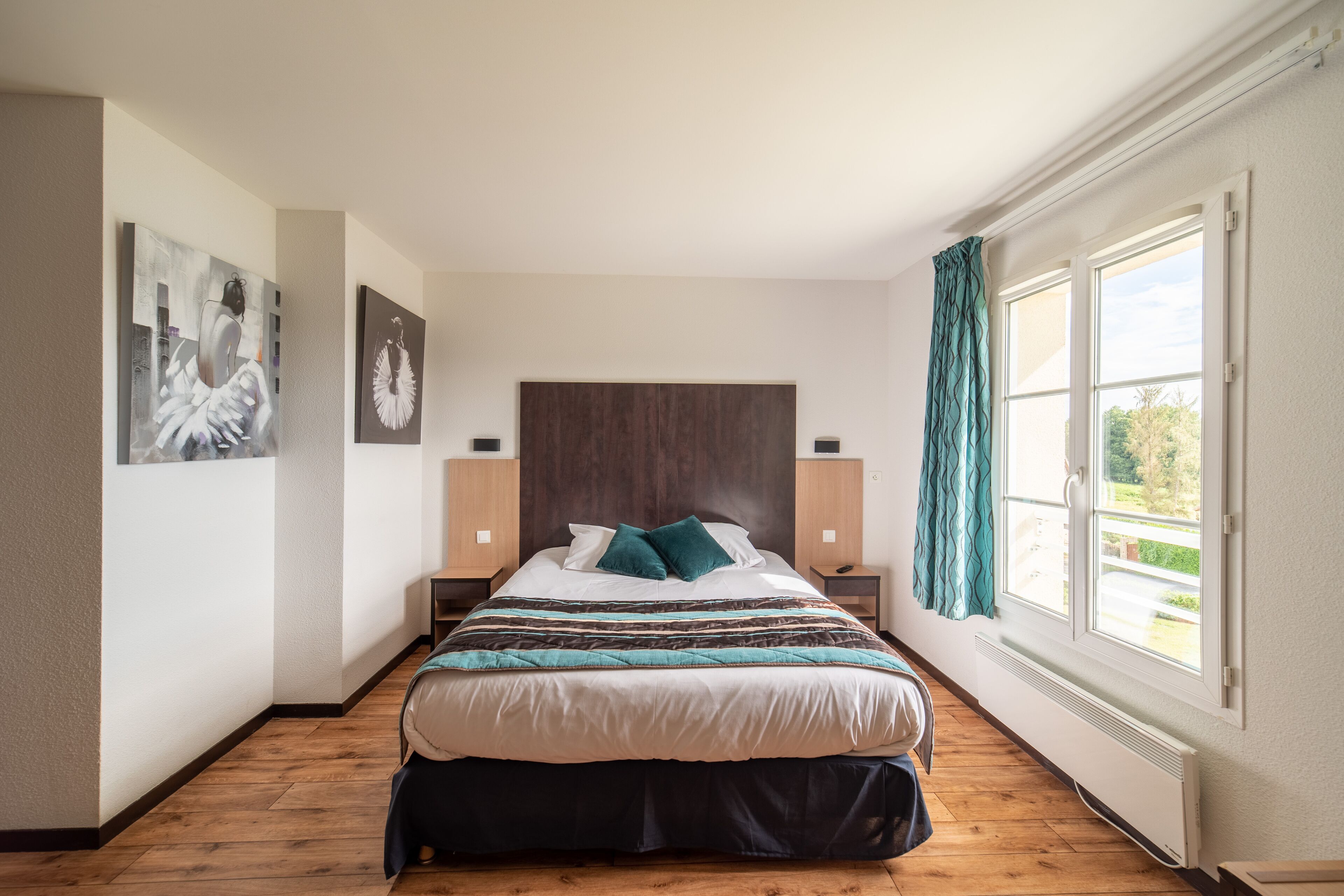 Bureau, Wi-Fi gratuit, draps fournis