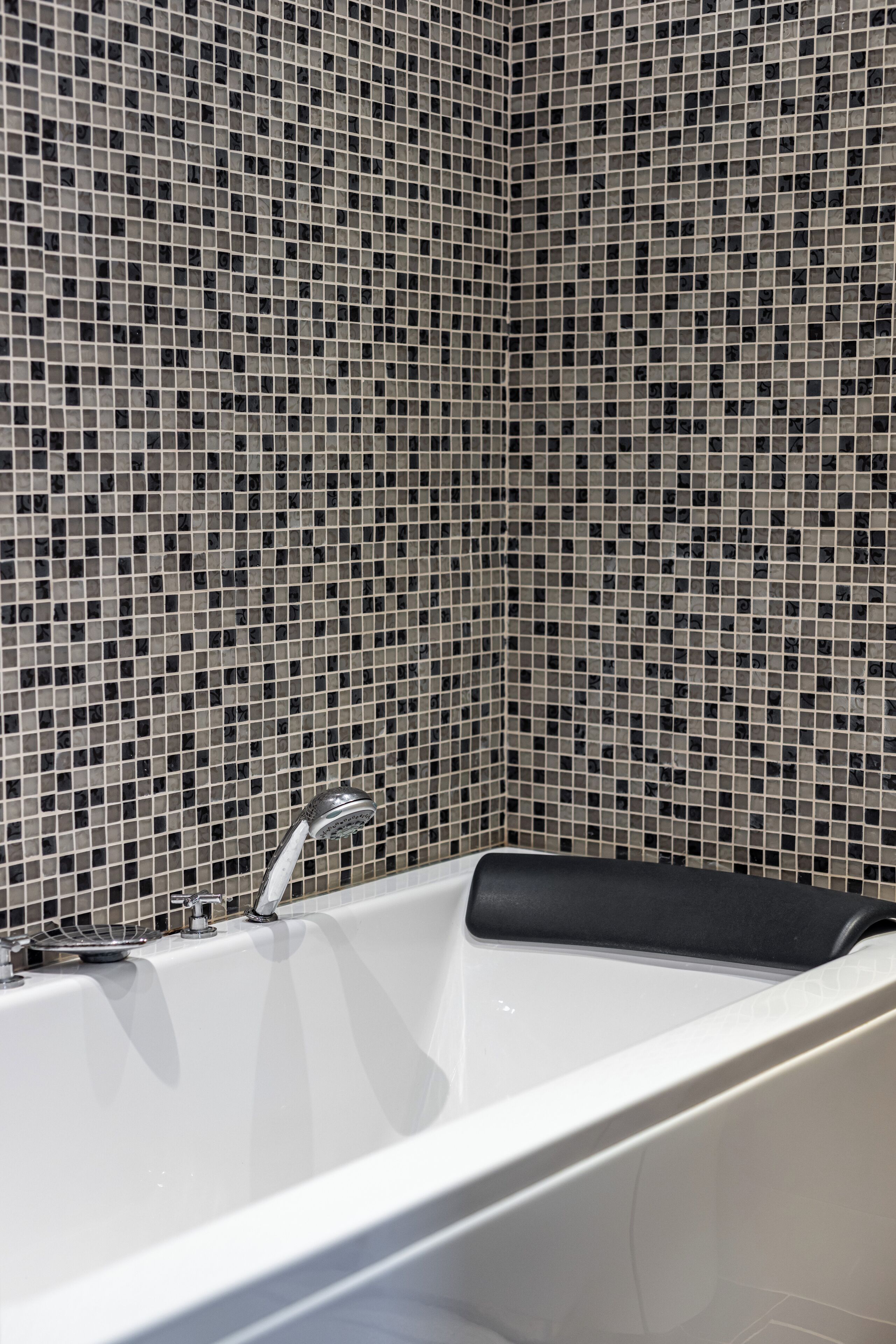 executive suite | bathroom | free toiletries, bathrobes, slippers, bidet