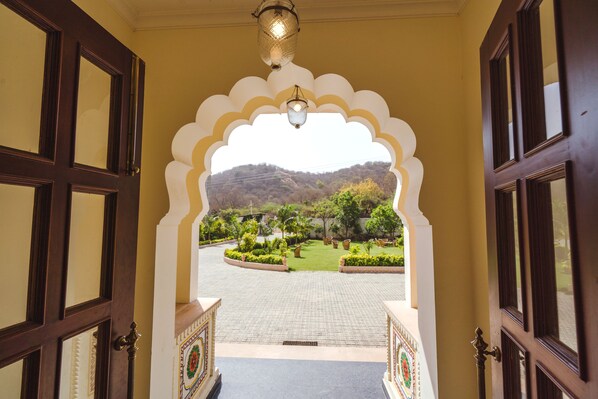 Front of property - WelcomHeritage Mount Valley Resort, Ranthambore (Sawai Madhopur)