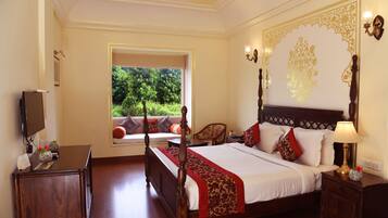 Club Room with Jharokha | Egyptian cotton sheets, premium bedding, in-room safe, desk
