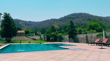 Outdoor pool, pool loungers
