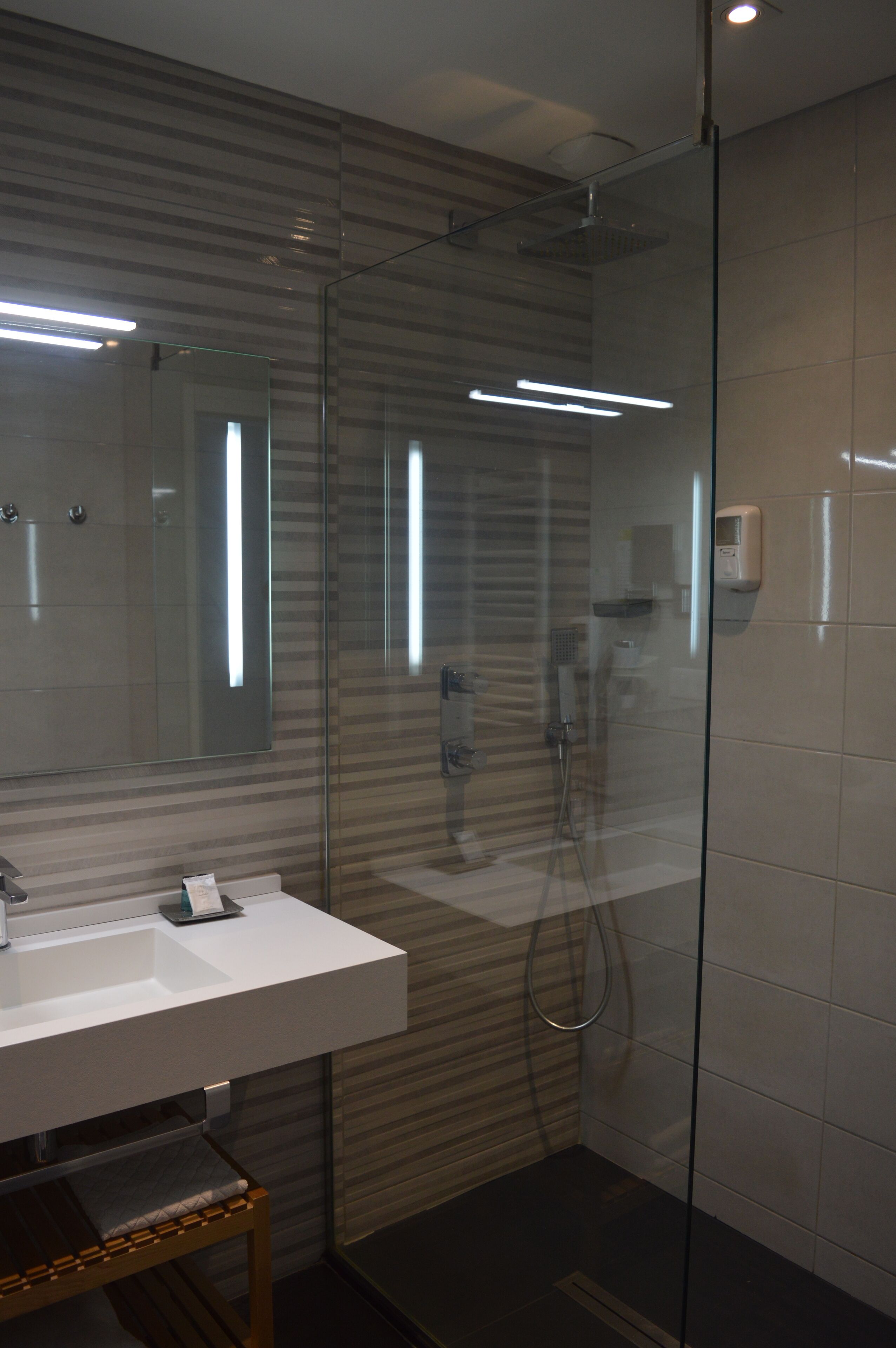 superior double room, terrace, oceanfront | bathroom amenities | shower, free toiletries, towels