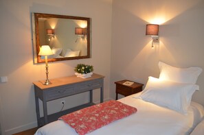 1 habitación, decoración personalizada y muebles diferentes 