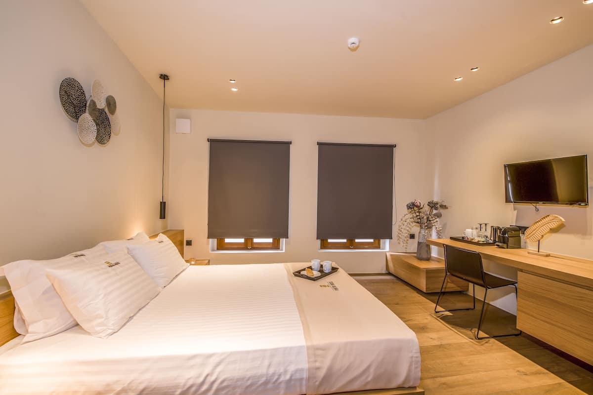 Superior Room, Non Smoking (1st Floor) | In-room safe, soundproofing, iron/ironing board, free WiFi