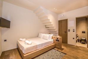 Deluxe Room, Non Smoking, Terrace (Hot Tub, 2nd Floor) | In-room safe, iron/ironing board, free WiFi, bed sheets