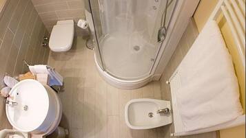 Ducha, cabezal de ducha con hidromasaje, artículos de tocador gratuitos