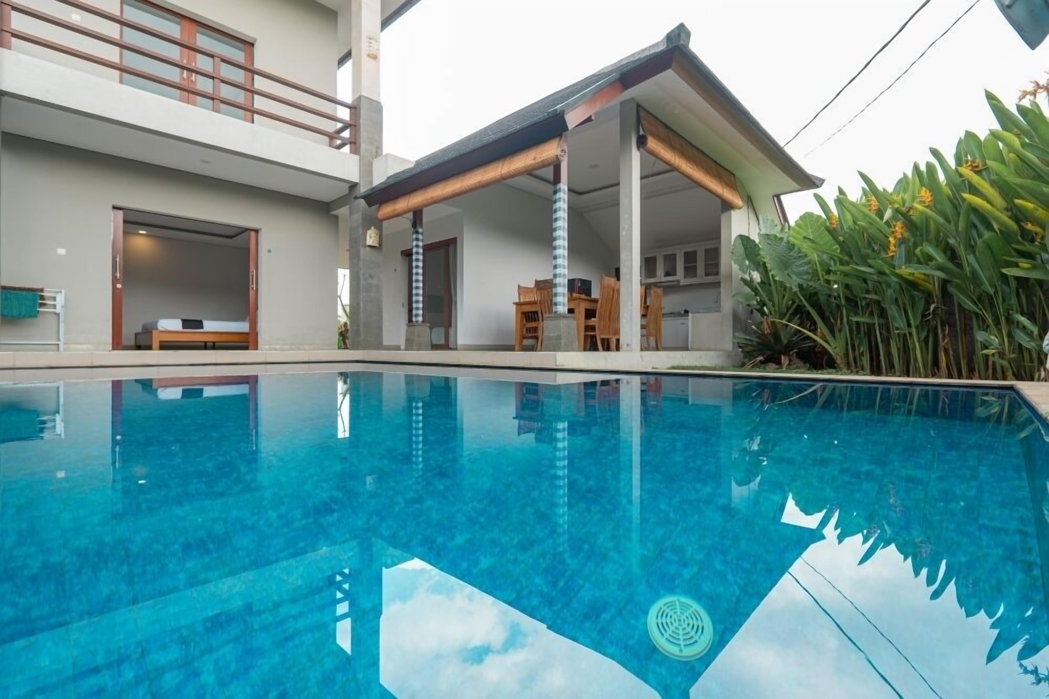 Individually decorated, individually furnished, desk, laptop workspace