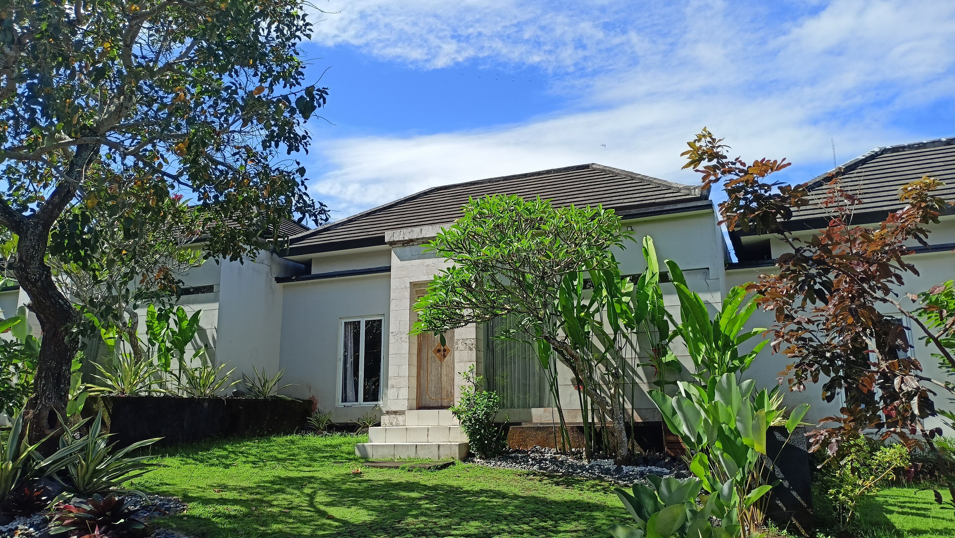 Individually decorated, individually furnished, desk, laptop workspace