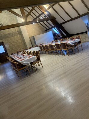 Meeting facility - Auberge du jeu darc (Mello)