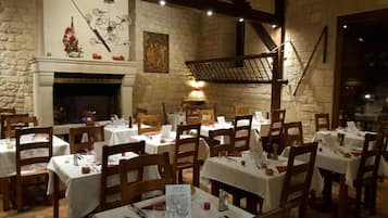 Daily continental breakfast (EUR 12 per person)