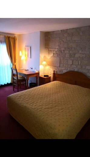 1 Schlafzimmer, Zimmersafe, individuell dekoriert