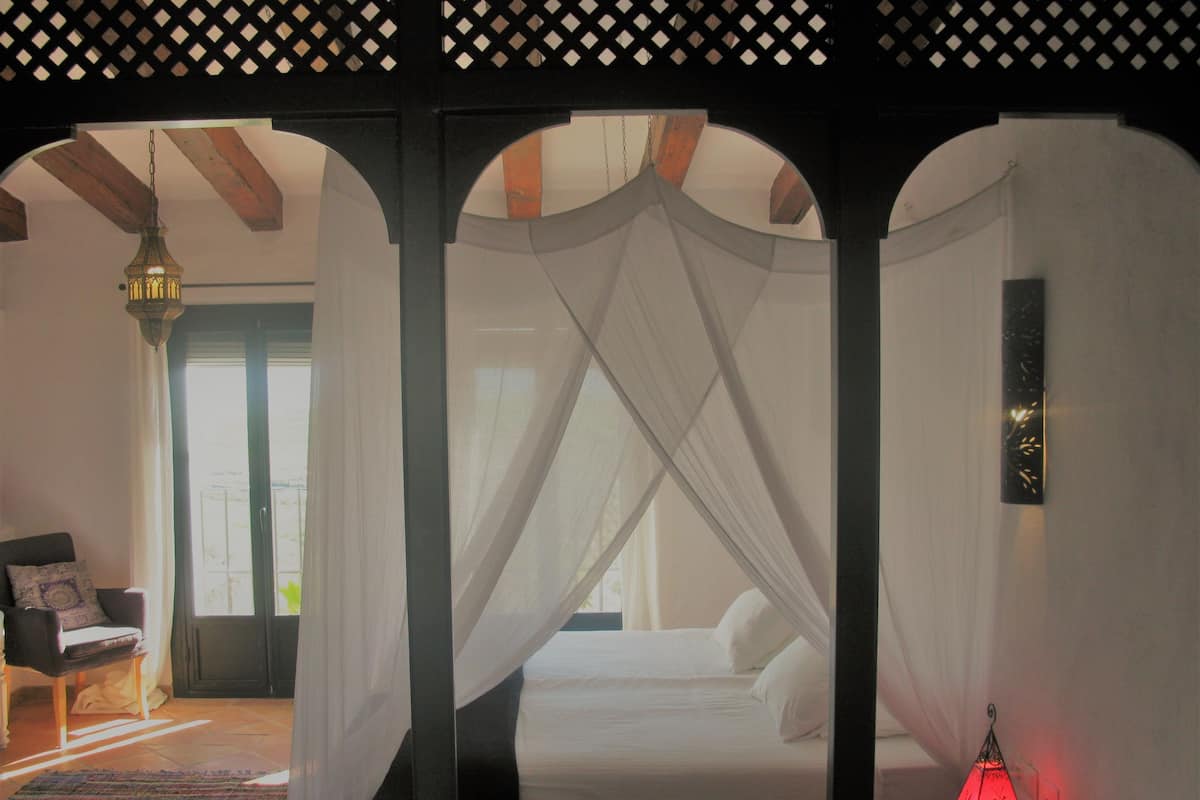 1 bedroom, premium bedding, in-room safe, laptop workspace