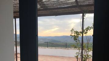 Habitación doble Royal, 1 cama King size, vista al valle, en el área del jardín | Vista desde la habitación