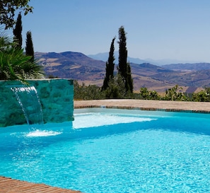 Außenpool, Liegestühle