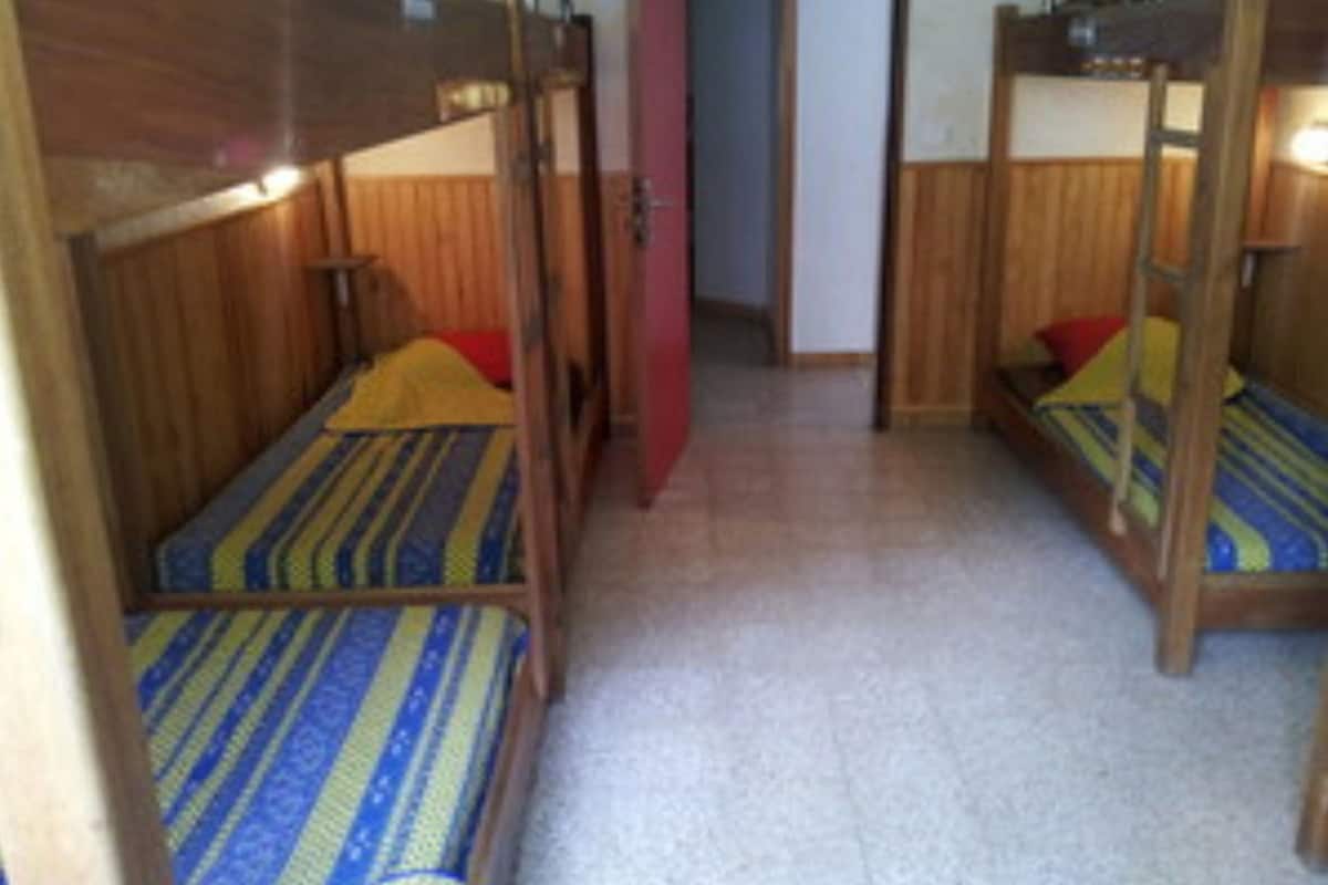 Dusche, kostenlose Toilettenartikel, Haartrockner