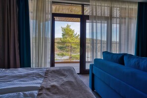 開放式客房, 露台, 湖景 | 免費 Wi-Fi、床單