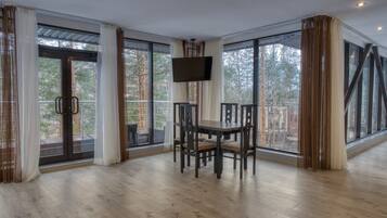 Appartement (Penthouse - Odysseus) | Coin séjour | Télévision à écran plat