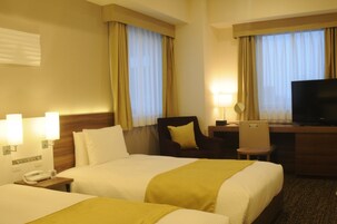 客房内保险箱、隔音、免费 WiFi、床单