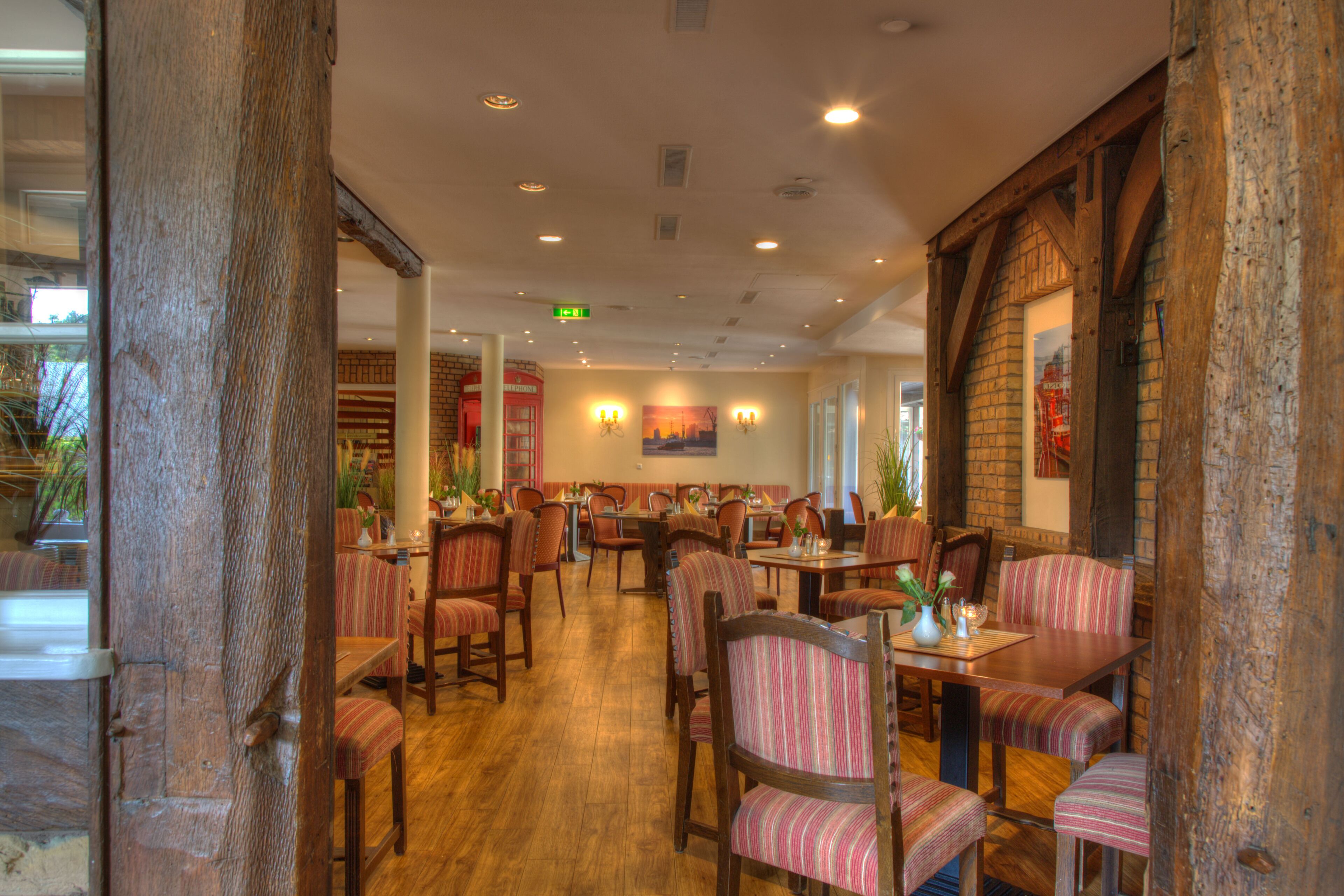 breakfast, lunch and dinner served