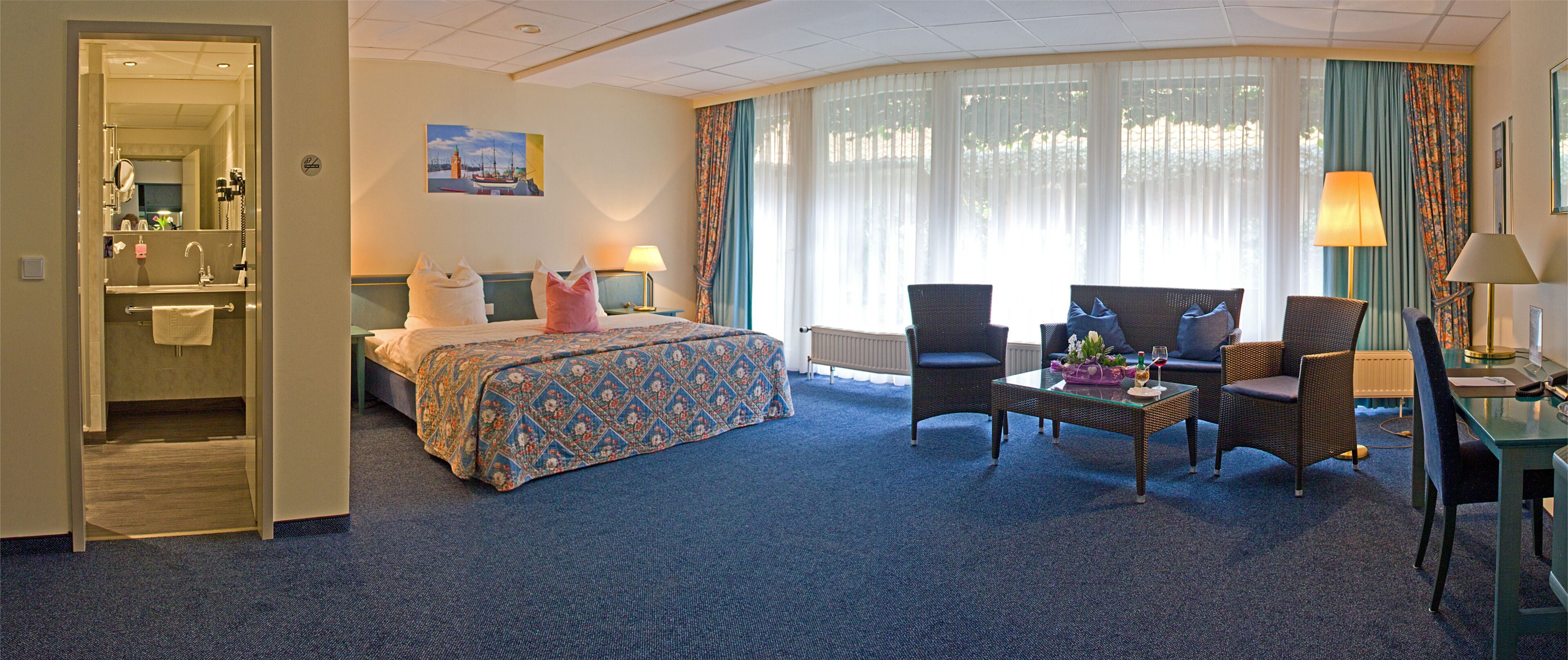 Phòng 3 | Khu phòng khách | TV màn hình phẳng 