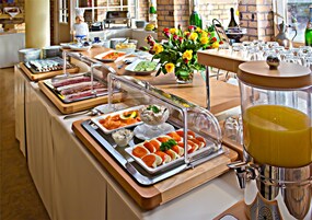 Free daily buffet breakfast