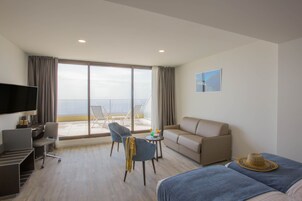 Ropa de cama de alta calidad y minibar 