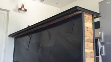 Lunch and dinner served, French cuisine