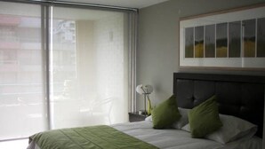 1 bedroom, desk, iron/ironing board, free cots/infant beds - Nueva de Lyon Apart-Hotel (Santiago)