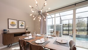 Townhouse – deluxe, 4 soverom | Spiseområde på rommet