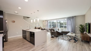 Townhouse – deluxe, 4 soverom | Oppholdsområde